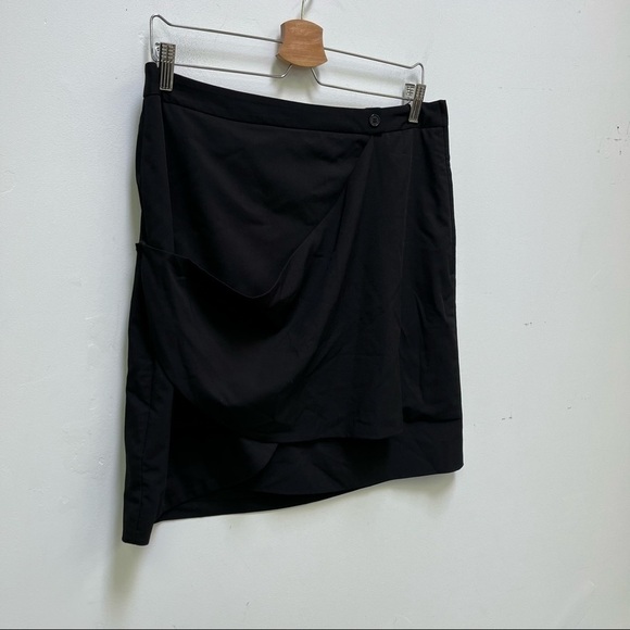 Chelsea & Theodore Mini Skirt - Picture 2 of 6